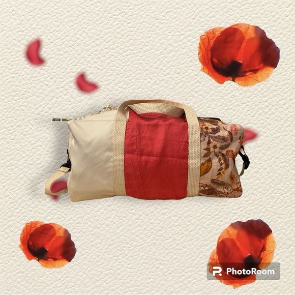 Refried Upcycled Weekender Bag Cream/Floral NWT - Picture 3 of 8